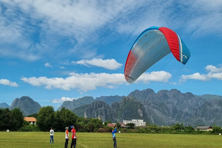 Vang Vieng: Paragliding Flight Experience