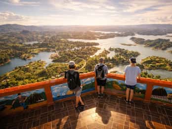 Private tour from Medellín to Guatapé with paragliding