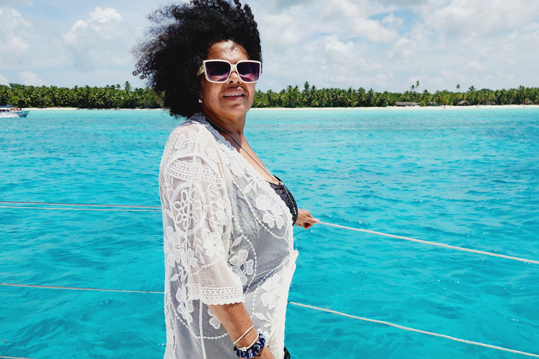 Santo Domingo - Punta Cana: Saona Island Tour Lunch & Drinks Santo Domingo: Saona Island Catamaran/SpeedBoat and Lunch