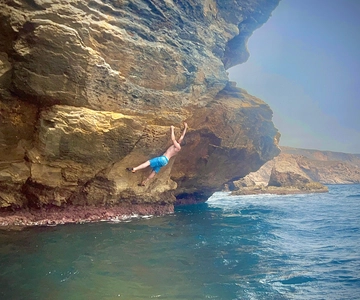 Granada: Deep Water Soloing in Calahonda Pier