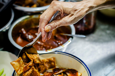 Hoi An Bites Food Tour with 15+ Tastings