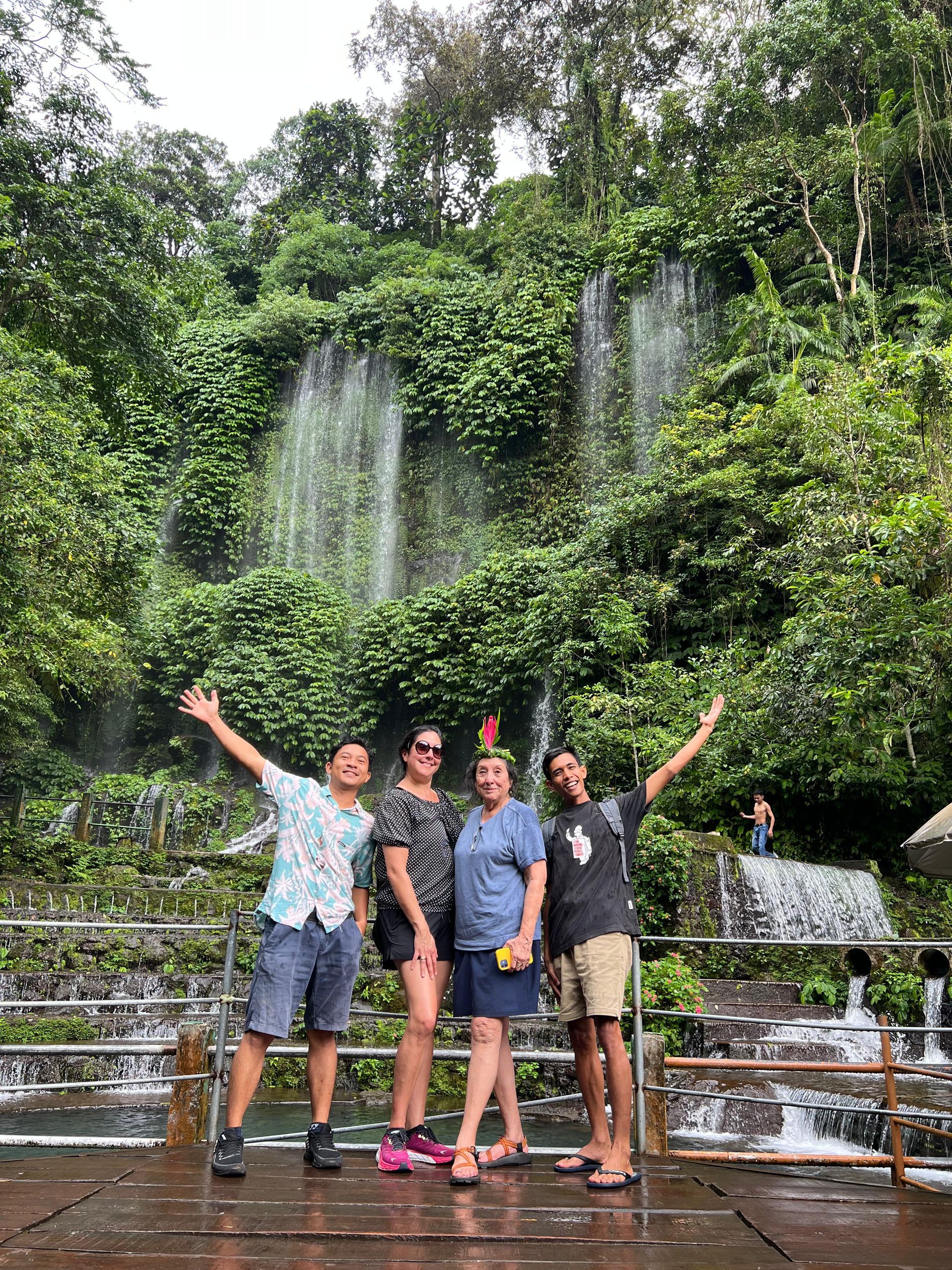Lombok: Tagestour zu Wasserfällen, Dörfern und Sonnenuntergang auf dem Hügel