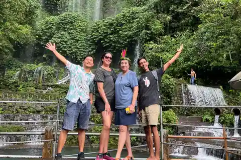 Lombok: Day Trip Benang Kelambu Waterfall & Temple
