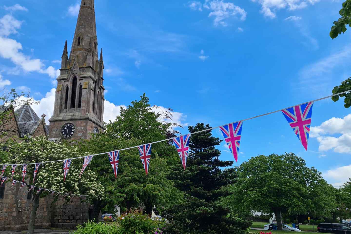 애버딘 출발: 발모럴 에스테이트와 로열 디사이드 투어