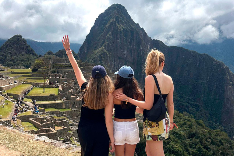 From Cusco: 2 Days, Sacred Valley and Machu Picchu via the scenic route Panoramic Train & Standard Hotel with Lunch in Machu Picchu