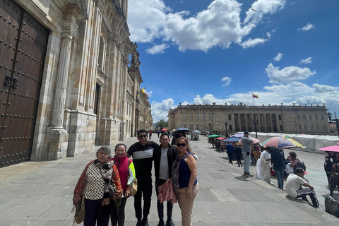 Walking Tour: Konst, historia, smaker och traditioner.