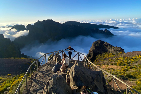 Madeira: Guided Peak Crossing: Pico do Arieiro to Pico Ruivo