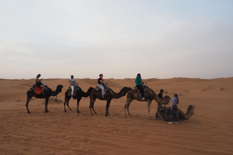 Passeio de 5 dias no deserto do Marrocos, de Marrakech a AgadirAcampamento de luxo