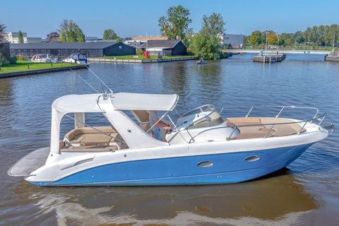 Frankfurt am Main: Private boat tour for up to 10 guests with skyline view