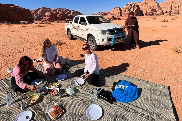 WADI RUM:FULL-DAY DESERT TOUR WITH LOCAL GUIDE, SUNSET & TEA
