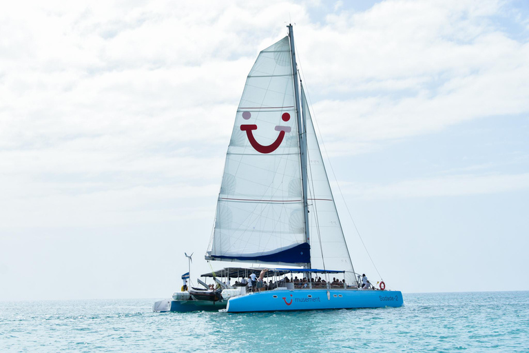 Boa Vista Catamaran Tour: All Inclusive Bay CruiseAdults Only - Boa Vista Catamaran Tour: All Inclusive