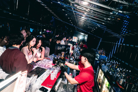 Tokyo Shinjuku: biglietto per il nightclub WARP e VIP (per stranieri)Pacchetto VIP Grand Cordon Duo