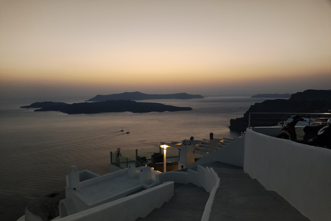 Santorini:Tour around the island with a local 5 hours discovering hidden gems in the island