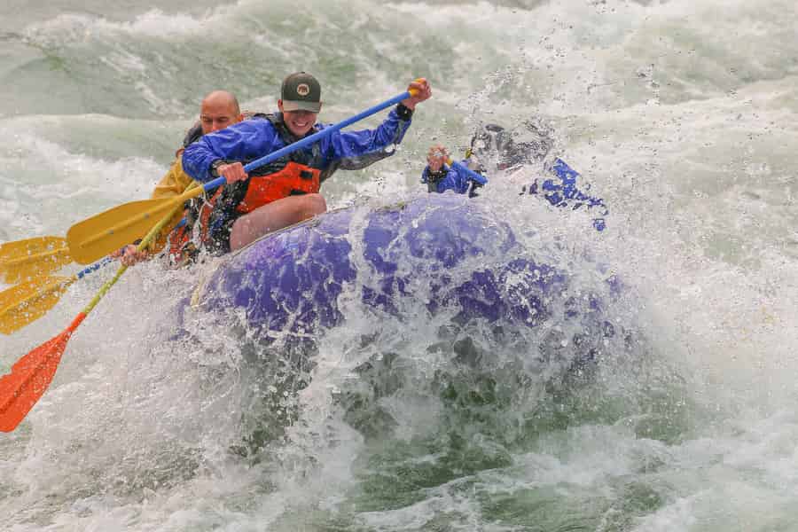 Jackson Hole: Snake River Wildwasser, kleines Boot, großer Nervenkitzel. Foto: GetYourGuide Jackson Hole: Snake River Wildwasser, kleines Boot, großer Nervenkitzel. Foto: GetYourGuide