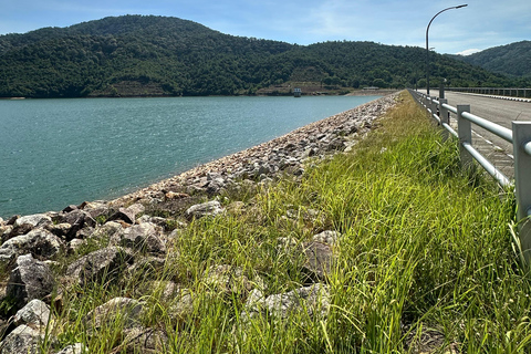 Penang Guided Day Tour with Georgetown, Batik & Beach Sunset