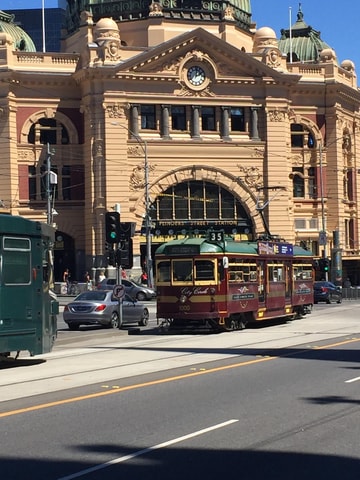 Melbourne City 4 Hour Tour visit famous Melbourne landmarks