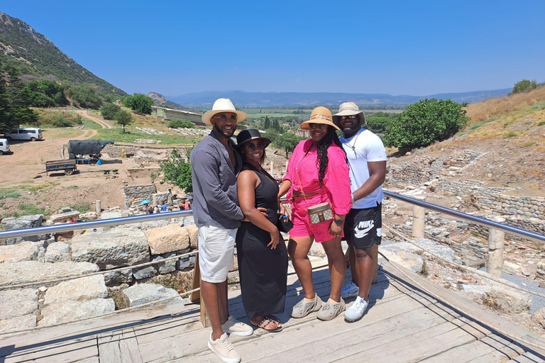 Excursiones a Éfeso y la Casa de la Virgen María desde el puerto İZMİRRecorridos por Éfeso y la Casa de la Virgen María desde el puerto de İZMİR