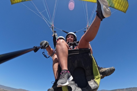Gleitschirmflug mit einem spanischen Meister 2021/2022.Paragliding Tandemflug Teneriffa