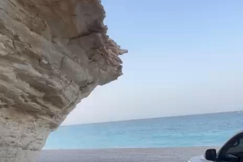 Sterrenlicht aan de kust: een avontuur met een terreinwagen en overnachting op Fazayah BeachSterrenlichtkusten: 4WD-avontuur met overnachting op Fazayah Beach