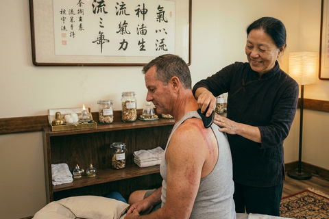 Shanghai: TCM University Tour with Healing Treatment