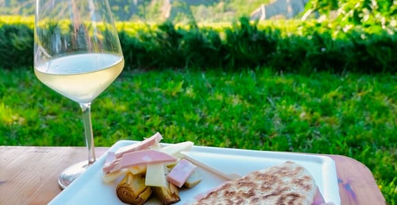 Bologna: Walking Tour with Wine Tasting
