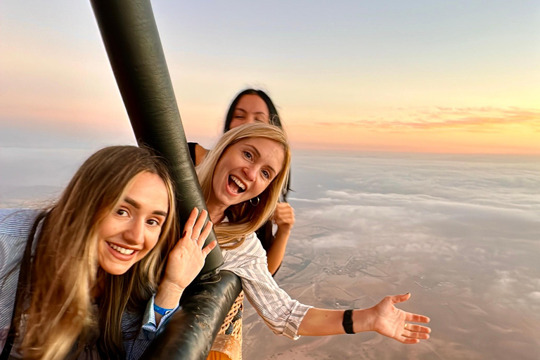 Marrakech : Vol en montgolfière, petit déjeuner berbère et balade à dos de chameau