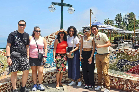 Lima: City Highlights Tour with Lunch and Catacombs