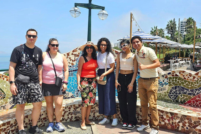 Lima: City Highlights Tour with Lunch and Catacombs