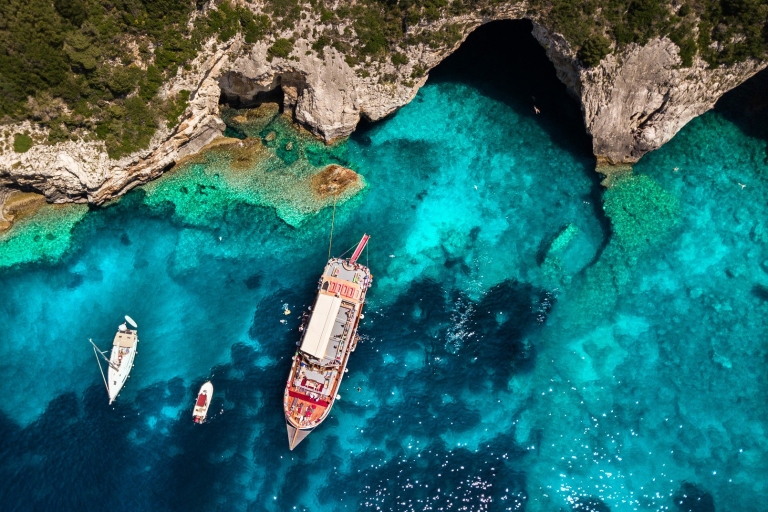 Ab Parga: Ganztägige Kreuzfahrt zu den Paxi Inseln und den Blauen HöhlenAb Parga: Ganztägige Bootsfahrt zu den Paxi-Inseln & Blauen Grotten