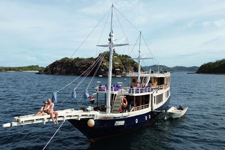 Wonderful Komodo National Park 2-Day Boat Tour