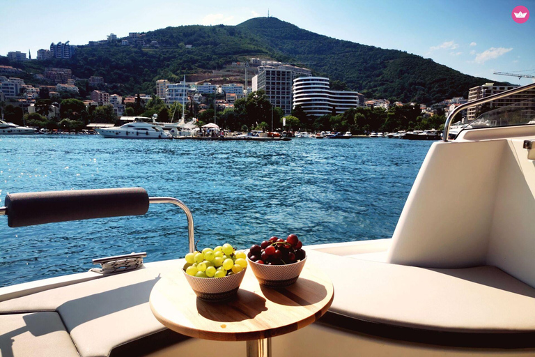 Budva: 4h Private Boat Cruise - All Inclusive
