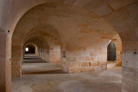 Menorca: La Mola, Isabel II Fortress