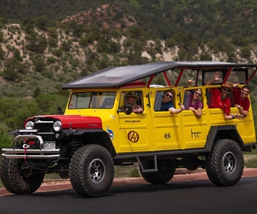 Colorado Springs: Garden of the Gods and Foothills Jeep Tour