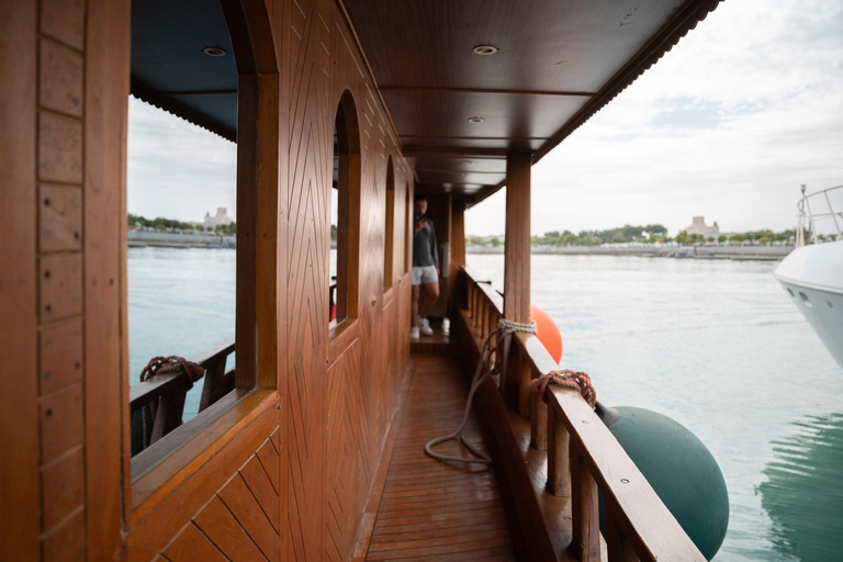 多哈：含自助晚餐的阿拉伯独桅帆船日落巡航夜间阿拉伯独桅帆船巡游（不含晚餐）