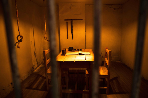 Sangre, Lágrimas e Independencia: Recorrido por la Oscura Historia Colonial de CoreaTour a pie en grupo, encuentro en la salida 5 de la estación de Dongnimmun 9:30 h