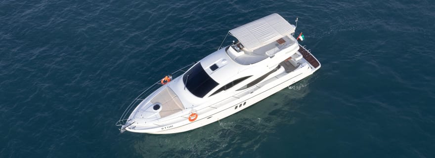 Location d'un yacht privé pour une croisière depuis la marina de Dubaï