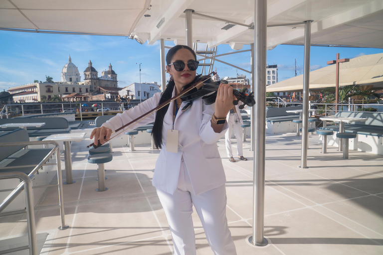 Cartagena: Sunset on Cartagena Bay aboard the Flamante Catamaran Cartagena: Sunset over Cartagena Bay aboard the Flamante Catamaran