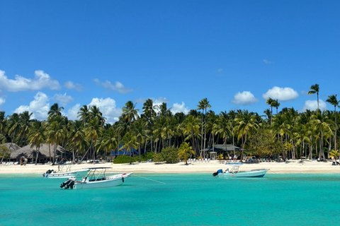 Punta Cana: Saona Island Trip by Catamaran with Lunch Punta Cana: Saona Island Excursion by Catamaran with Lunch