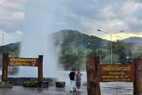 Da Chiang Rai a Chiang Mai: tour panoramico privatoDa Chiang Rai a Chiang Mai: tour privato con trasferimento panoramico