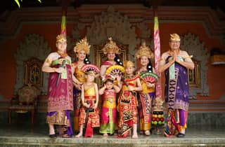 Ubud: Balinesisches Kostüm-Fotoshooting mit Make-up