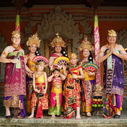 Ubud: Balinese Costume Photoshoot with Makeup
