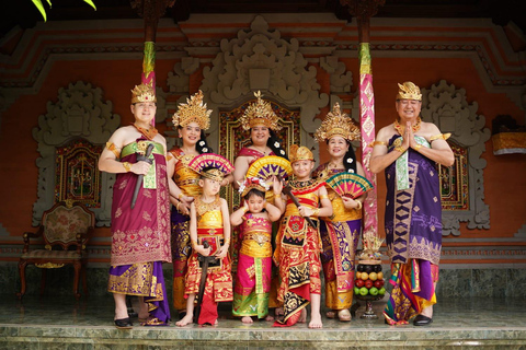 Ubud: Balinese kostuum fotoshoot met make-upTrefpunt