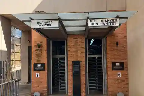Soweto, almoço e Museu do Apartheid