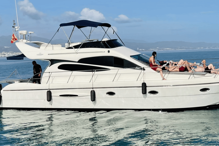 Mallorca: Total Solar Eclipse 2026 on a Yacht with Dinner