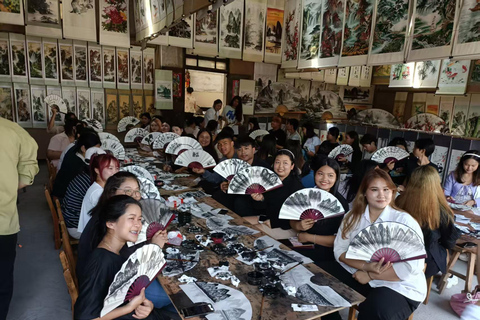 Guilin : la production et la peinture des éventails chinoisGuilin : La fabrication et la peinture des éventails chinois