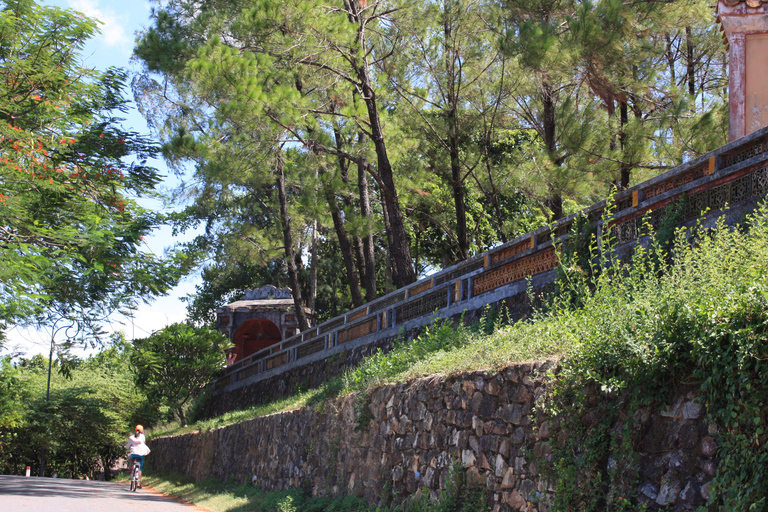 Hue: Perfume River Cruise with Thien Mu Pagoda & Tombs