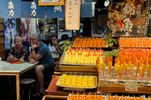 Kioto: Visita al mercado de Nishiki con un gastrónomo local