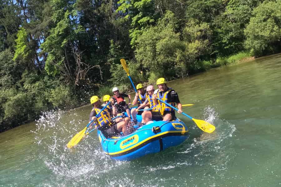 Ab Bled: Rafting auf der Save (13 km) – familienfreundlich. Foto: GetYourGuide Ab Bled: Rafting auf der Save (13 km) – familienfreundlich. Foto: GetYourGuide
