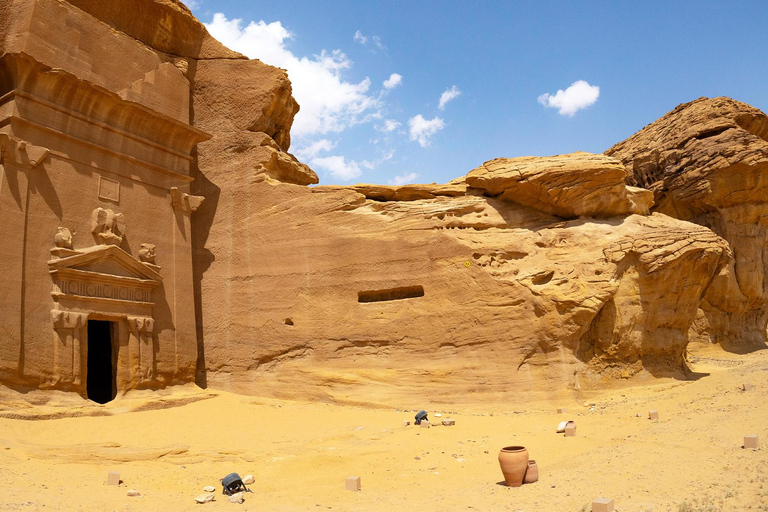Medina: Al Ula &amp; Hegra UNESCO Site Day Trip with Lunch