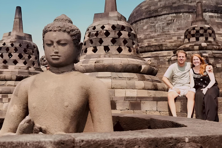 Yogyakarta: Borobudur & Prambanan Temple Tour & Pickup Sharing temple tour (guide included for 2 temples)